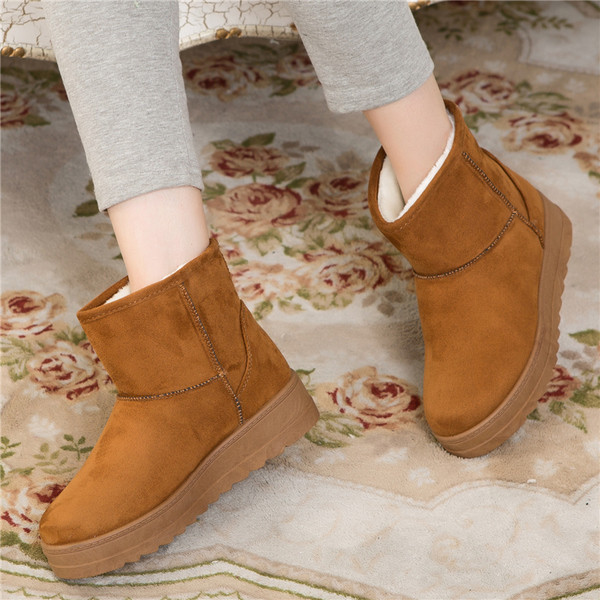 Удобни дамски боти от велур в няколко цвята 