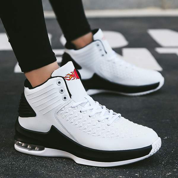 Ανδρικά αθλητικά πάνινα παπούτσια σε τρία χρώματα με κεντήματα