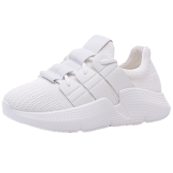 Αθλητικά casual γυναικεία παπούτσια σε λευκό και μαύρο χρώμα