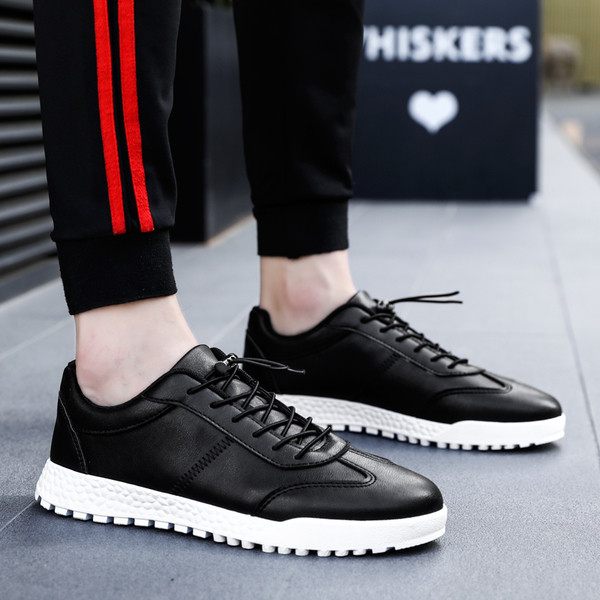 Модерни мъжки кецове от еко кожа в бял и черен цвят