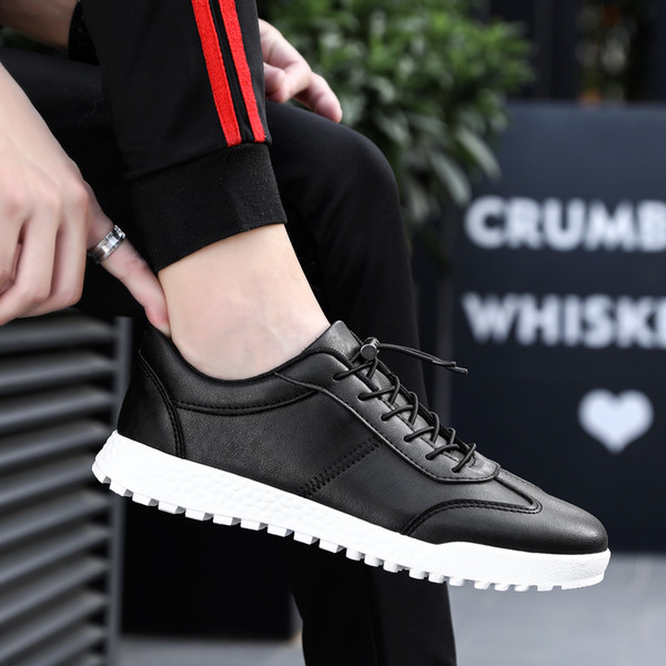 Модерни мъжки кецове от еко кожа в бял и черен цвят