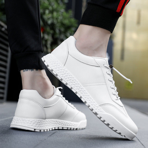 Модерни мъжки кецове от еко кожа в бял и черен цвят