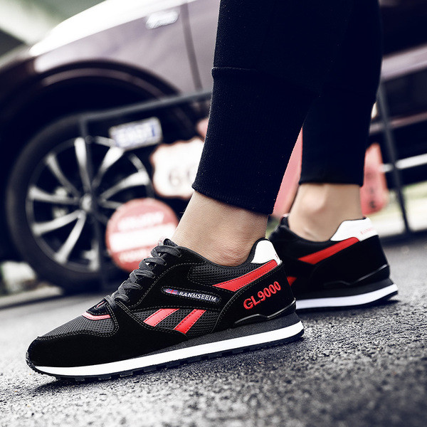 Удобни мъжки маратонки в три цвята