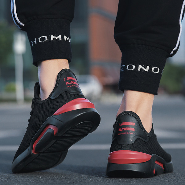 Удобни и леки черни мъжки маратонки - дишащи 