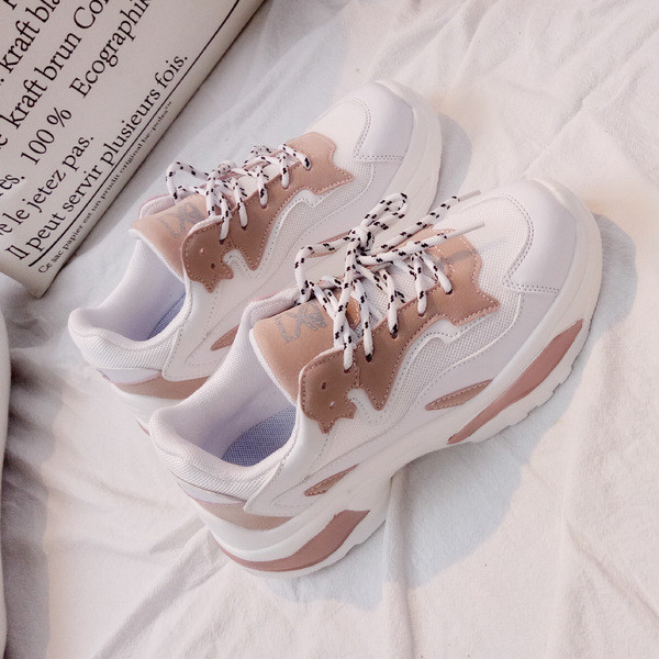 Κομψά γυναικεία πάνινα παπούτσια