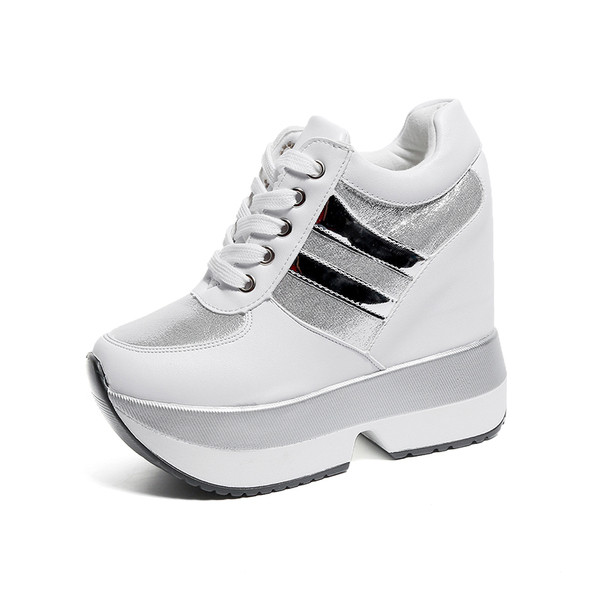 Модерни дамски кецове с  висока платформа в два цвята 