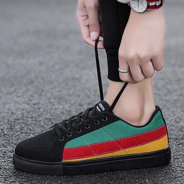 Модерни ежедневни кецове в три цвята