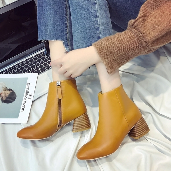 Дамски боти от еко кожа с нисък ток в три цвята