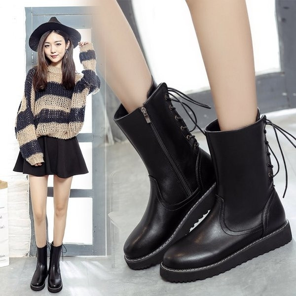 Дамски ежедневни ботуши в черен цвят с връзки