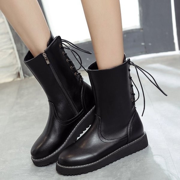 Дамски ежедневни ботуши в черен цвят с връзки
