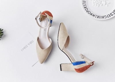 Стилни дамски велурени обувки с цветен мотив