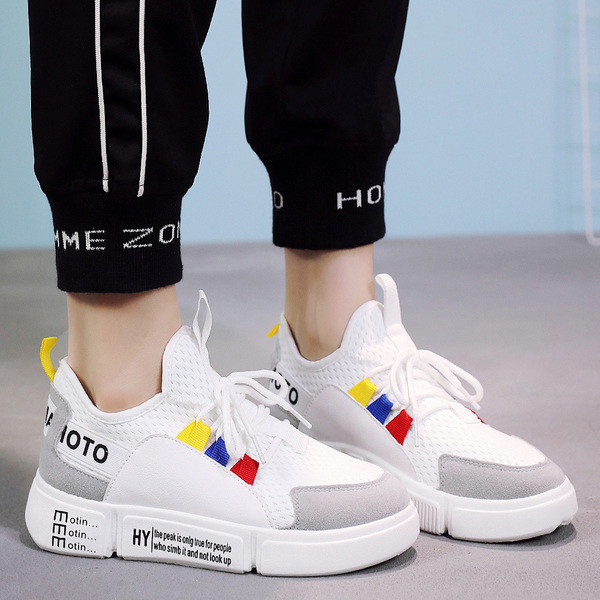 Μοντέρνα γυναικεία αθλητικά παπούτσια σε διάφορα χρώματα