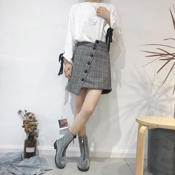 Лъскави дамски боти в черен, зелен и сив цвят