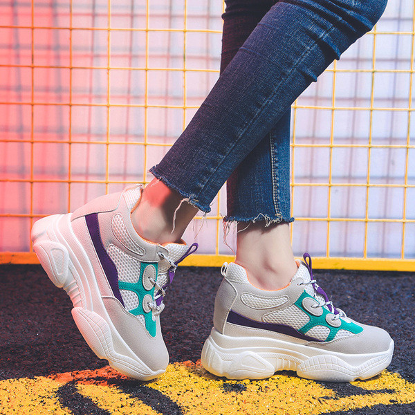 Κομψά γυναικεία πάνινα παπούτσιααπό  σουέντ