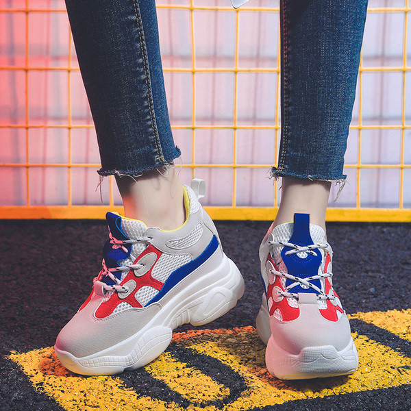 Κομψά γυναικεία πάνινα παπούτσιααπό  σουέντ