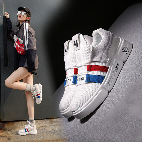 Μοντέρνα γυναικεία παπούτσια με στοιχείο - βελούδο σε δύο χρώματα