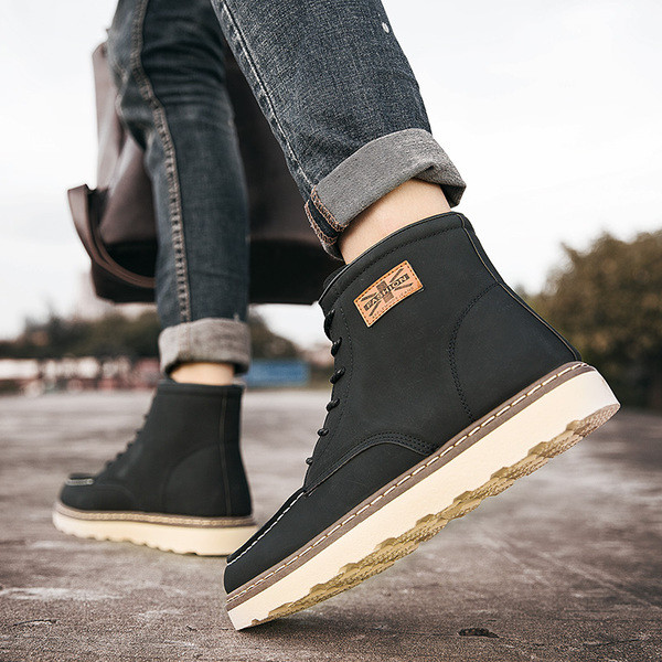 Мъжки топли и удобни обувки за есента и зимата в два модела