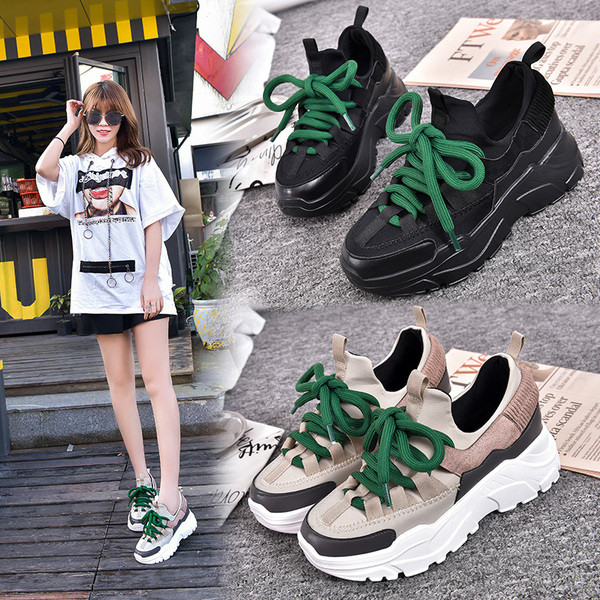 Μοντέρνα γυναικεία αθλητικά παπούτσια  σε δύο χρώματα