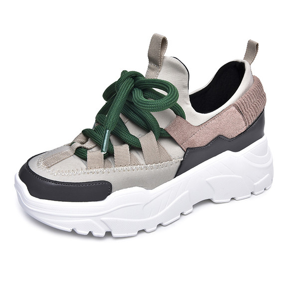 Μοντέρνα γυναικεία αθλητικά παπούτσια  σε δύο χρώματα