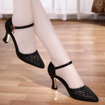 Дамски модерни обувки с висок ток 