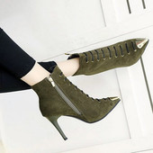 Модерни дамски боти с тънък ток в три цвята