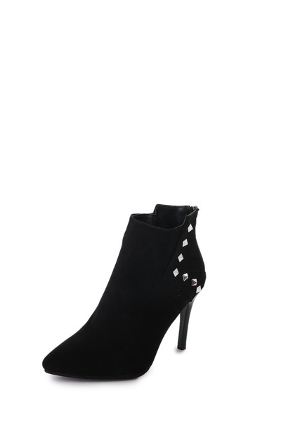 Κομψές γυναικέιες μπότες με  μεταλλικά τρουξ σε μαύρο και καφέ χρώμα