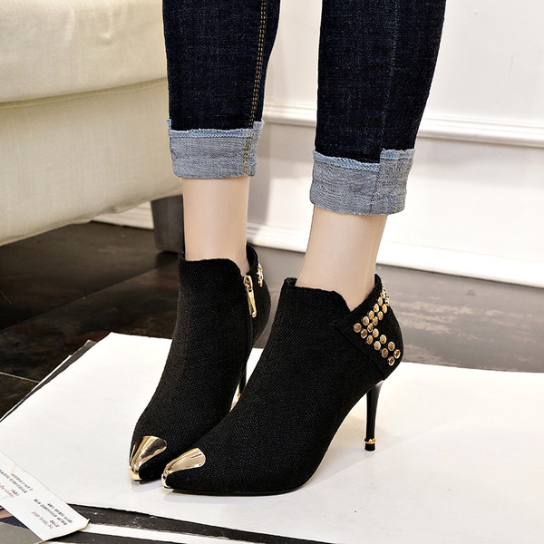 Дамски боти с метални елементи и тънък ток в черен и кафяв цвят