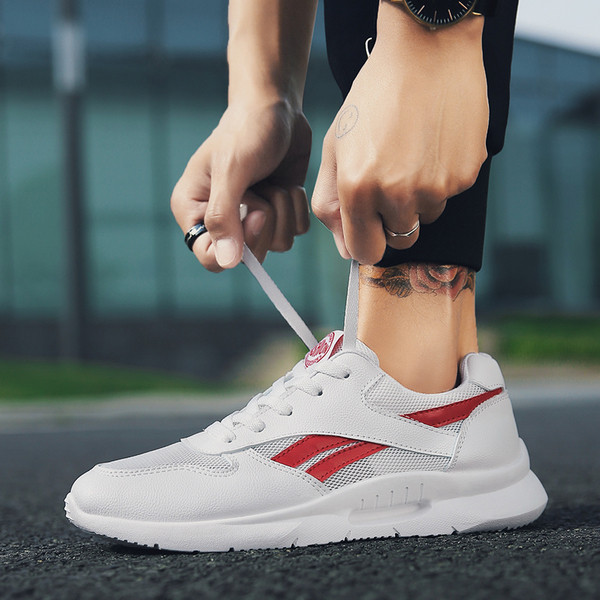 НОВ модел дишащи мъжки маратонки в два цвята