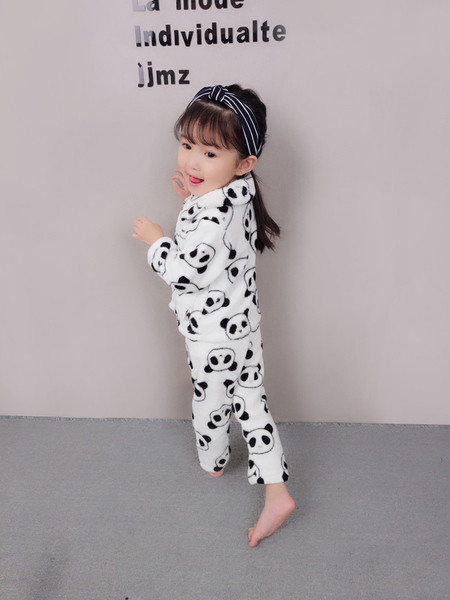 Pijamale copii pentru fetita cu aplicatii in alb si roz