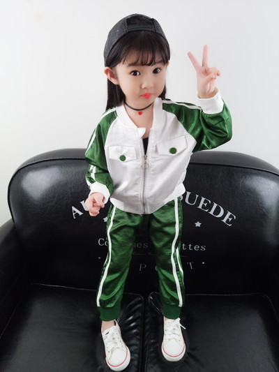 Детски спортен комплект за момичета с бродерия на гърба в два цвята