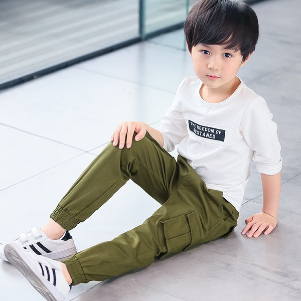 Παιδικά παντελόνια σε τρία χρώματα για αγόρια