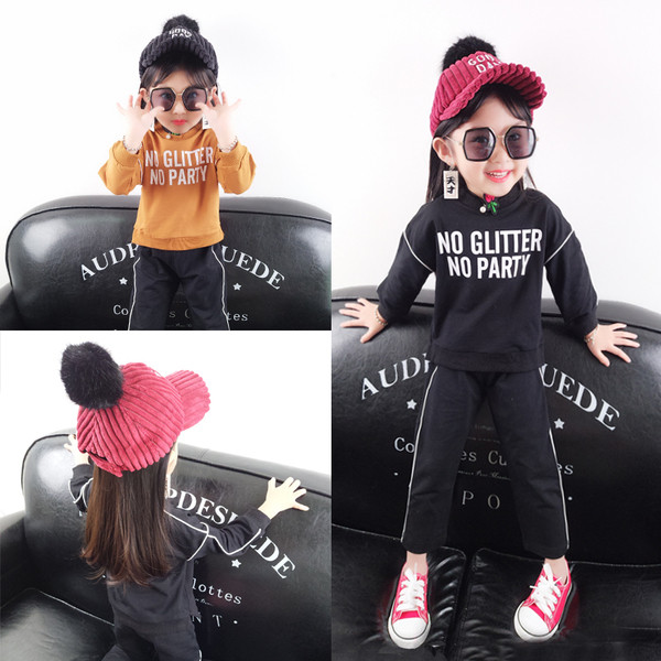 Set modern pentru copii pentru fete, inclusiv o bluză cu inscripție și pantaloni - două culori