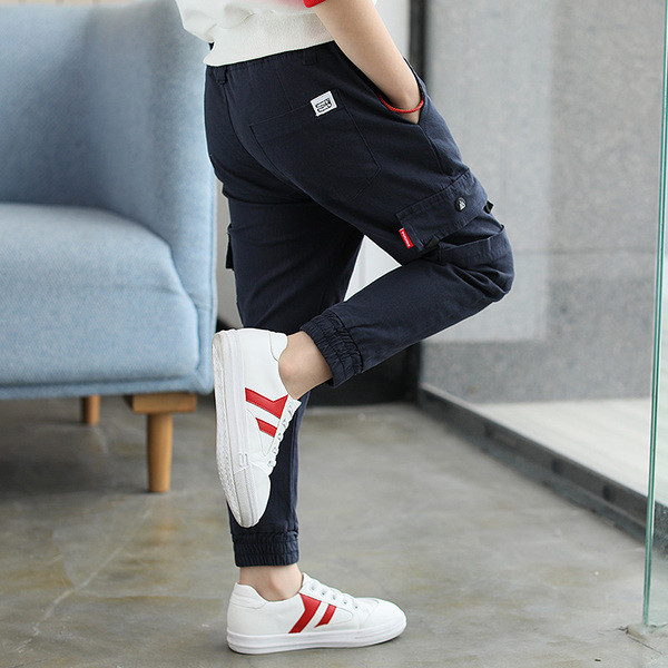 Παιδικά παντελόνια σε διάφορα χρώματα για αγόρια