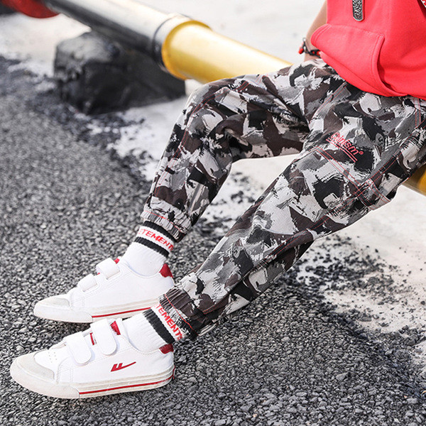 Παιδιά καμουφλάζ παντελόνια για τα αγόρια