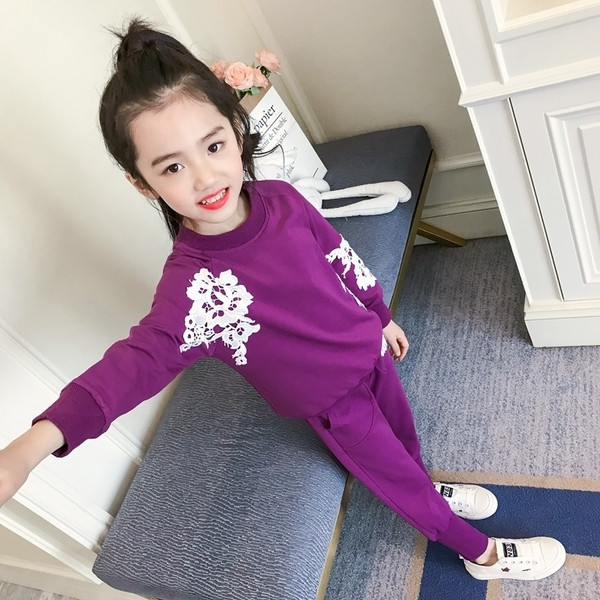 Set copii in doua culori - bluza si pantaloni cu broderie