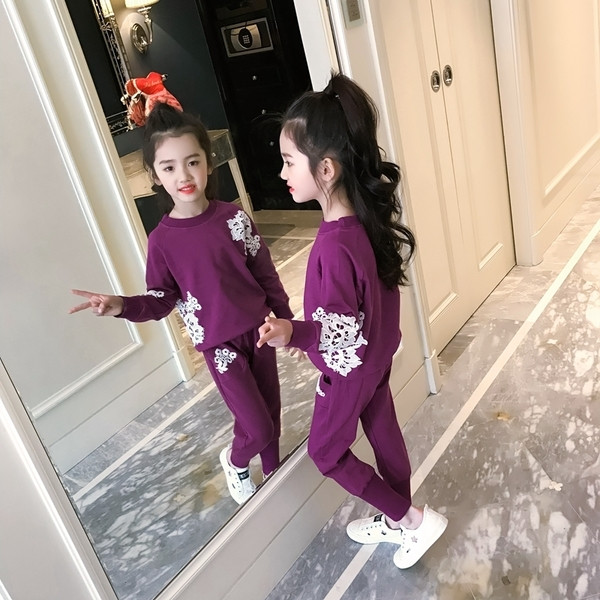 Set copii in doua culori - bluza si pantaloni cu broderie