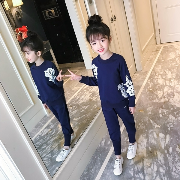 Set copii in doua culori - bluza si pantaloni cu broderie