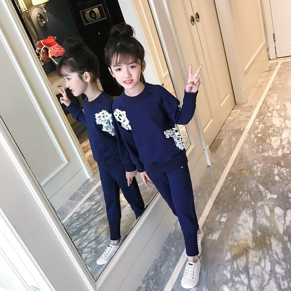 Set copii in doua culori - bluza si pantaloni cu broderie