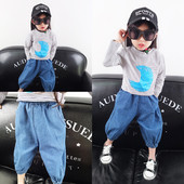 Set modern pentru fete pentru copii care include o bluză cu mâneci lungi în dungi + blugi largi