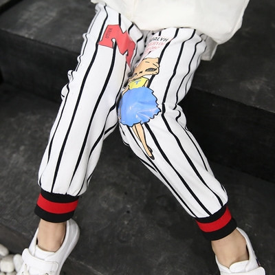 Детски ежедневен панталон в бял цвят с щампа