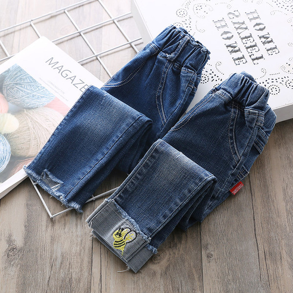 Gyermek farmernadrág egy lánynak, rugalmas derékkal - két modell