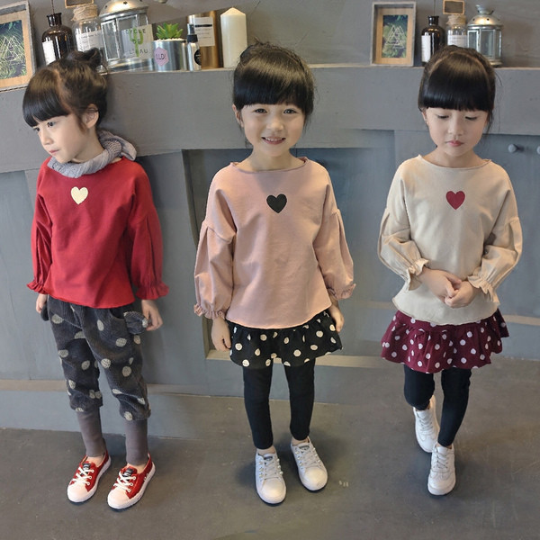 Bluză nouă modernă cu mâneci lungi pentru o fată