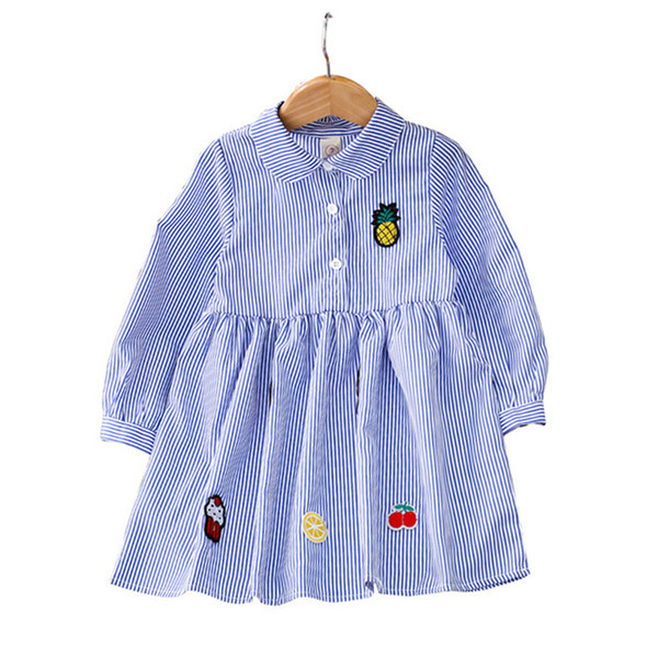 Стилна детска рокля разкроен модел  с елемент цветна бродерия в два цвята 