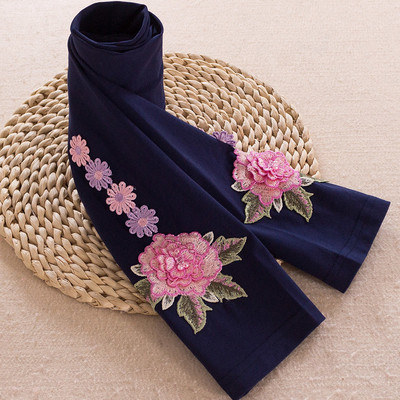 Gyermek modern ék, több színben virág formájú hímzéssel