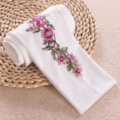 Gyermek modern ék, több színben virág formájú hímzéssel