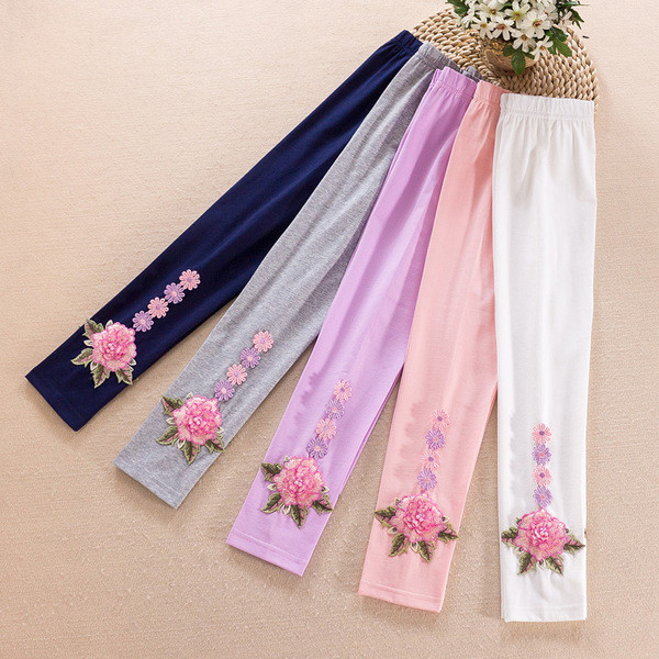 Gyermek modern ék, több színben virág formájú hímzéssel