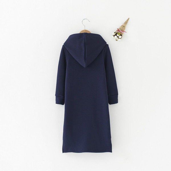 Rochie sport-casual pentru copii cu glugă și aplicație colorată