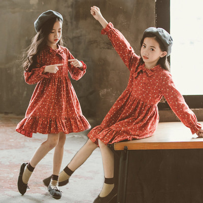 Rochie modernă pentru copii cu mâneci lungi croiate model