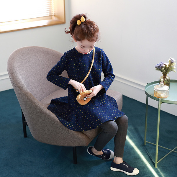 Модерна детска рокля с дълъг ръкав в син цвят 