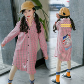 Cămașă modernă în carouri pentru copii model lung cu aplicație colorată pe spate